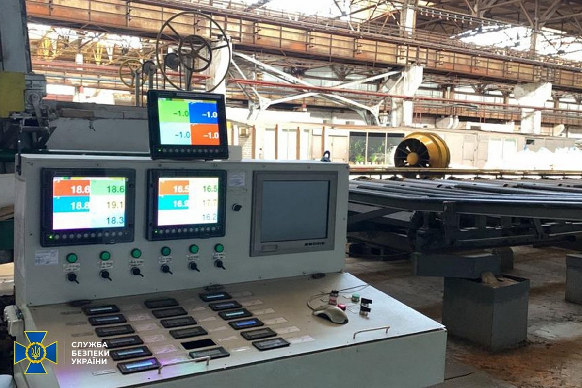 На нем делали комплектующие для самолетов, ракетных систем и подводных лодок, а также товары двойного назначения