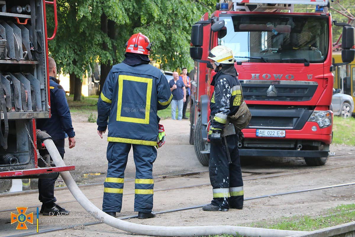 В Днепре на Севастопольской горела квартира: внутри были двое мужчин 6