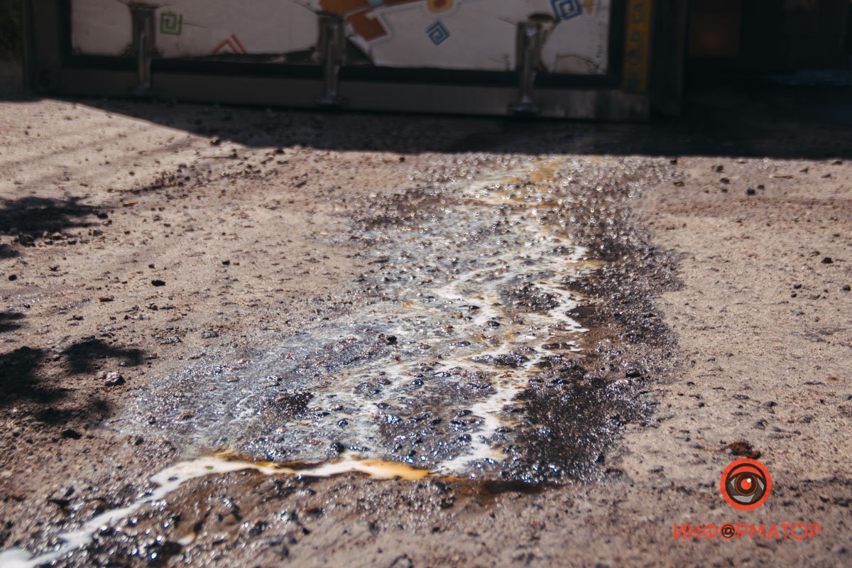 В Днепре на Гладченко перевернулся грузовик 6