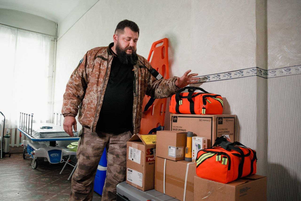 Мобильный военный госпиталь от «Direct Relief» благодаря волонтерам «ТАПС-Украина» и Координационному штабу волонтеров Днепра передали ВСУ 9