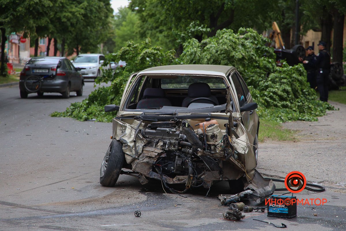 Здесь столкнулись Skoda и ЗАЗ Здесь столкнулись Skoda и ЗАЗ