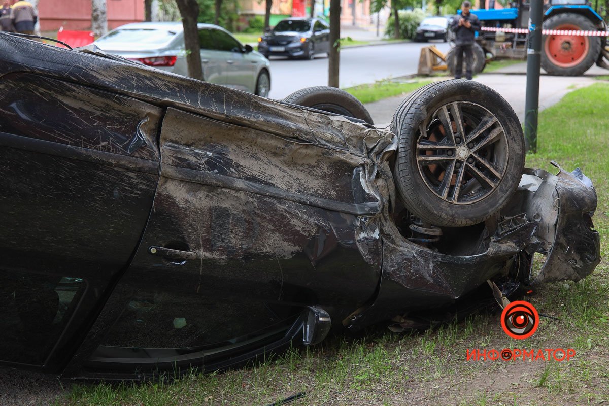 В него врезался ЗАЗ, который ехал по Маланюка В него врезался ЗАЗ, который ехал по Маланюка