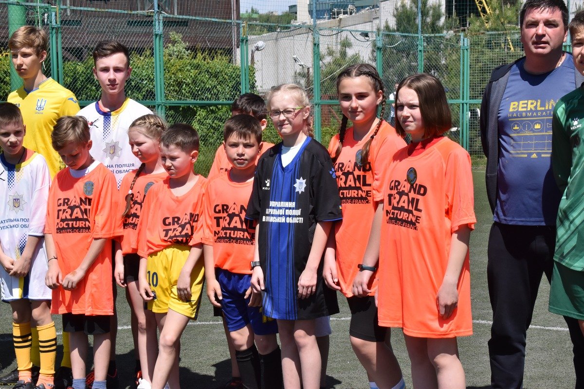 Мероприятие организовали областной гуманитарный штаб Украинской Ассоциации футбола и управление патрульной полиции Мероприятие организовали областной гуманитарный штаб Украинской Ассоциации футбола и управление патрульной полиции
