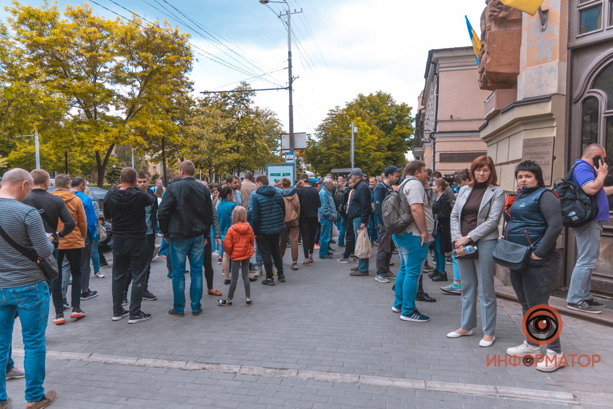 Люди готовы ждать часами 