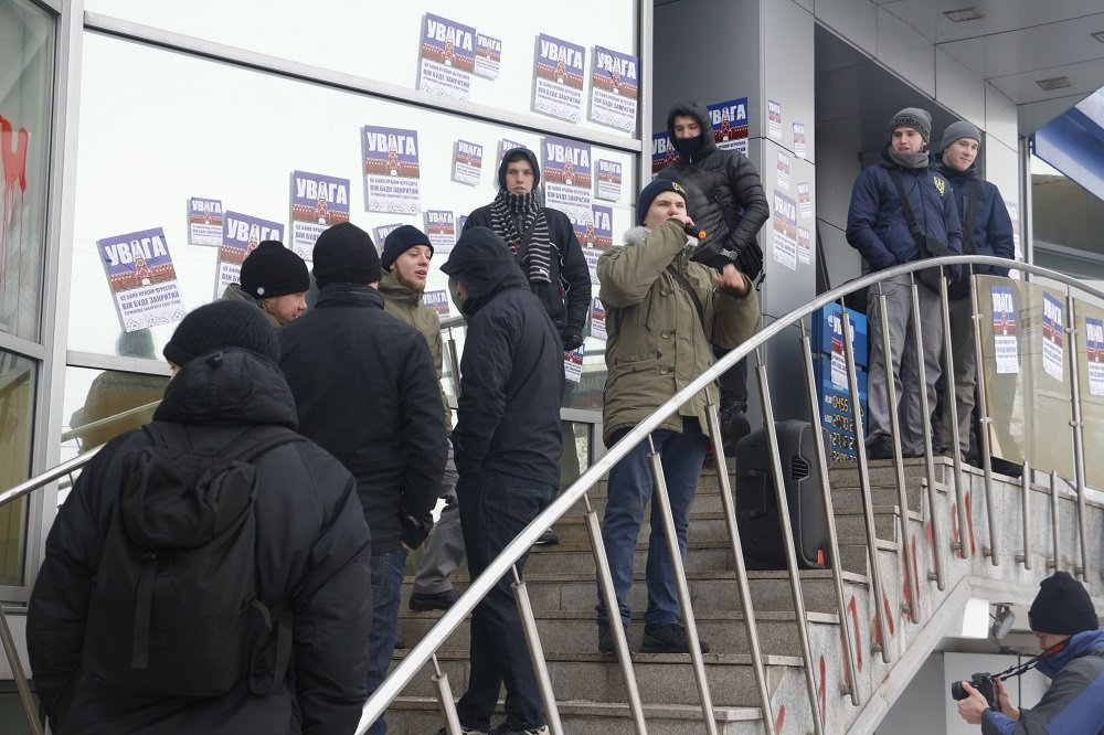 Кровь, оружие и балалайки: что происходило на Набережной в Днепре (ФОТО, ВИДЕО) 9