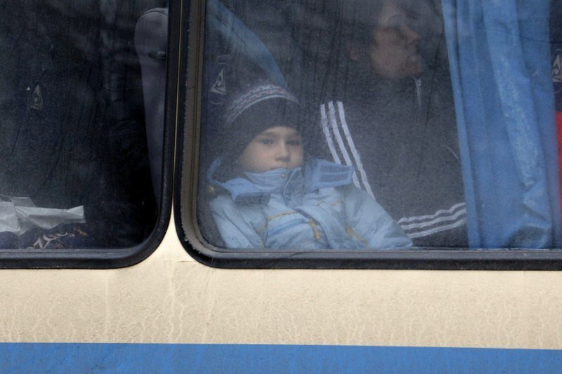 Больницы Днепра приняли 20 детей из Авдеевки (ФОТО) 2