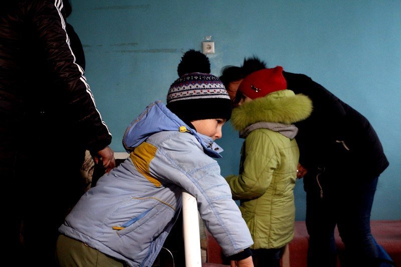 Больницы Днепра приняли 20 детей из Авдеевки (ФОТО) 8