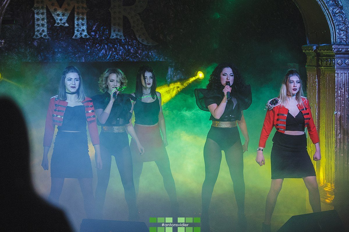 TWO SISTERS в Днепре: как своим концертом красотки зажгли город (ФОТО, ВИДЕО) 5