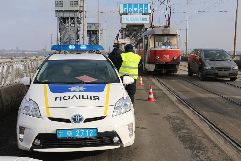 ДТП на Амурском мосту: столкнулись трамвай и ВАЗ 2106 (ФОТО) 4