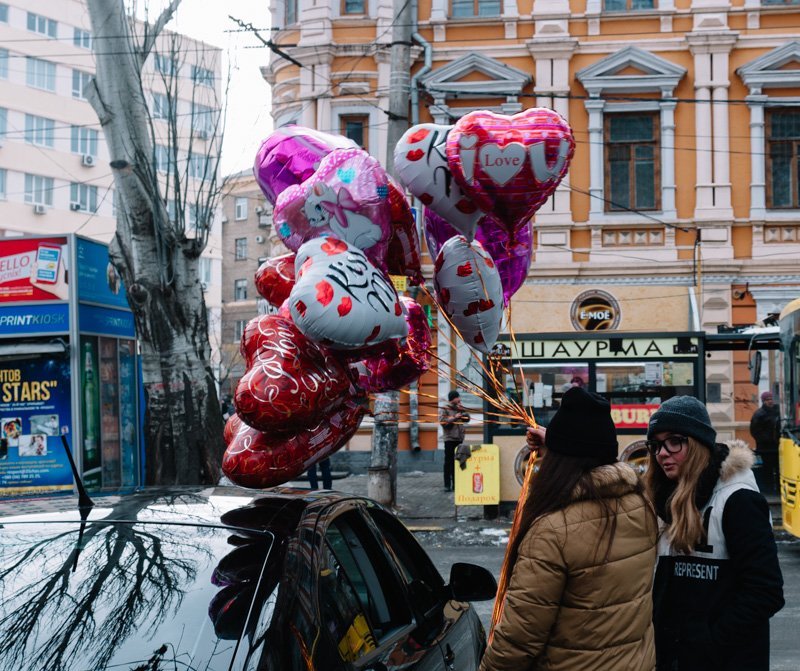 Цена любви: сколько стоит купить подарок и цветы на День Святого Валентина в Днепре (ФОТО) 11