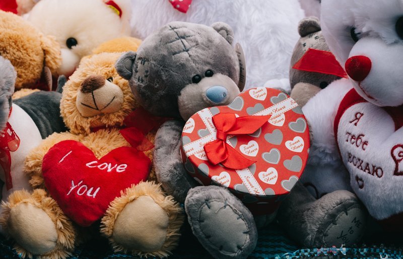 Цена любви: сколько стоит купить подарок и цветы на День Святого Валентина в Днепре (ФОТО) 13