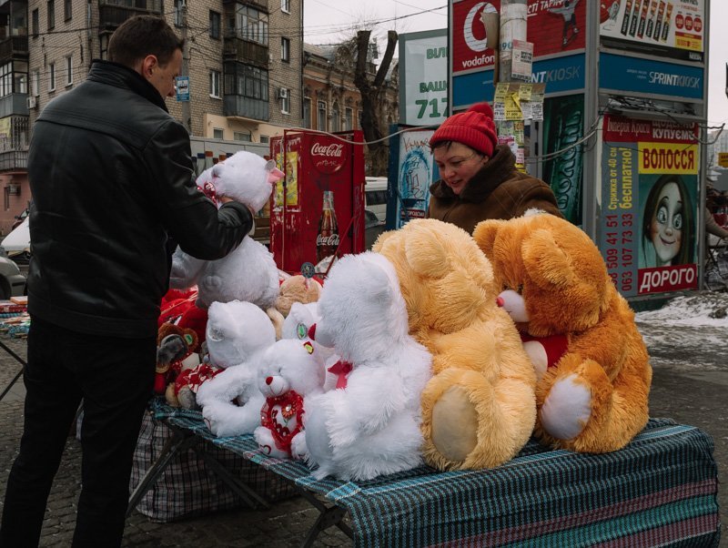 Цена любви: сколько стоит купить подарок и цветы на День Святого Валентина в Днепре (ФОТО) 15