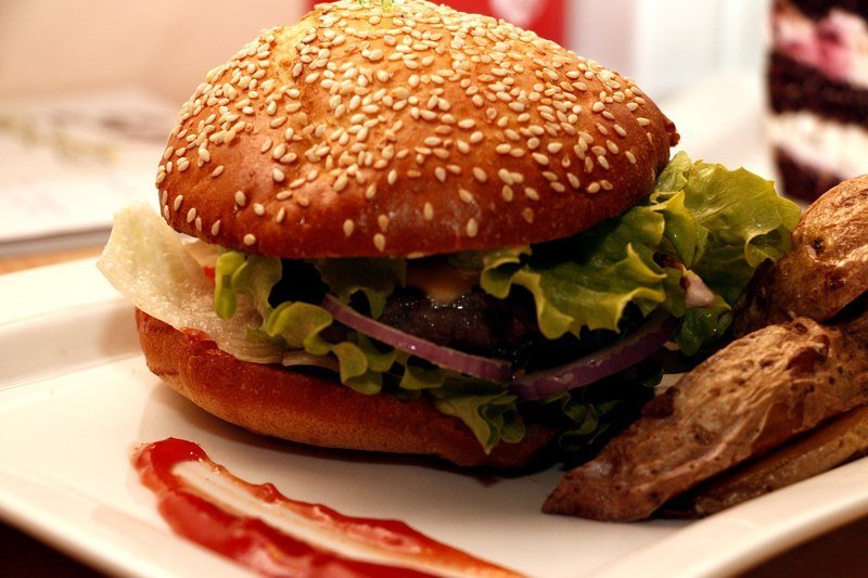 Обзор заведений Днепра: квартирники и настоящие бургеры в "Susy" (ФОТО) 8