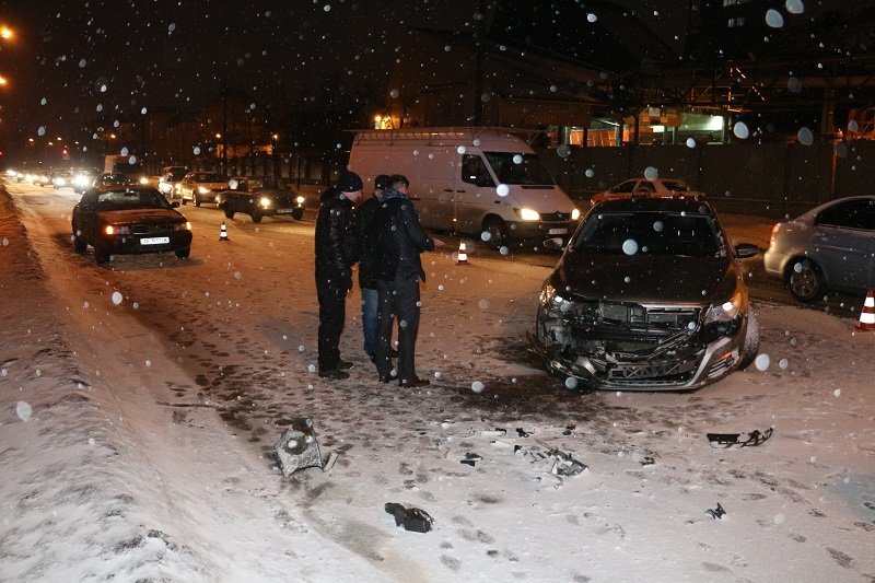 Транспортный коллапс в Днепре: только за час произошло три аварии (ФОТО) 1
