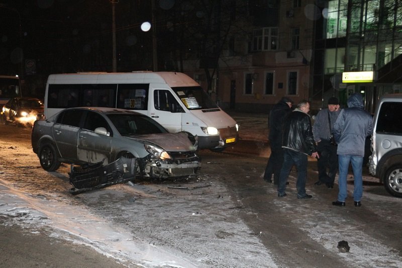 Транспортный коллапс в Днепре: только за час произошло три аварии (ФОТО) 13