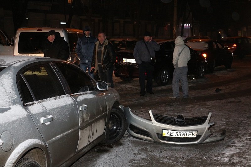 Транспортный коллапс в Днепре: только за час произошло три аварии (ФОТО) 14