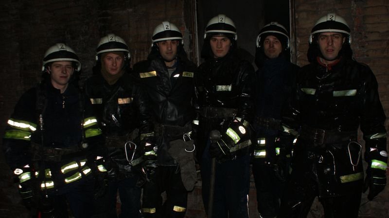 В центре Днепра горело заброшенное здание (ФОТО, ВИДЕО) 5