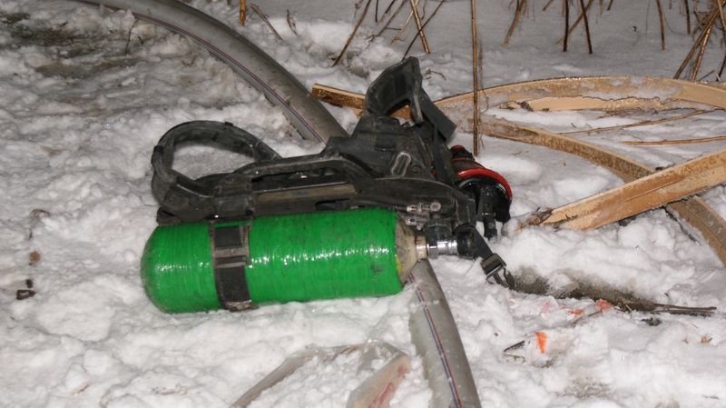 В центре Днепра горело заброшенное здание (ФОТО, ВИДЕО) 6