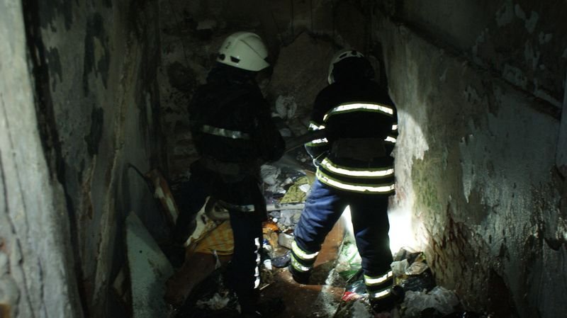 В центре Днепра горело заброшенное здание (ФОТО, ВИДЕО) 8