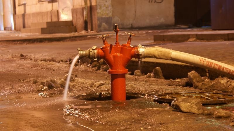 В центре Днепра горело заброшенное здание (ФОТО, ВИДЕО) 9