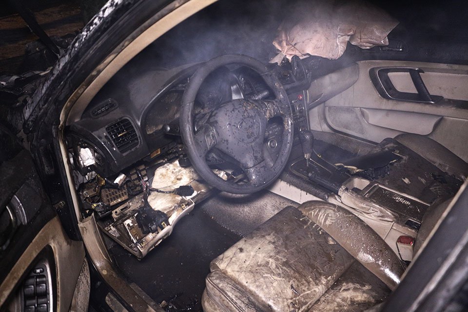 В Днепре злоумышленники сожгли автомобиль прямо во дворе частного дома (ФОТО, ВИДЕО) 5