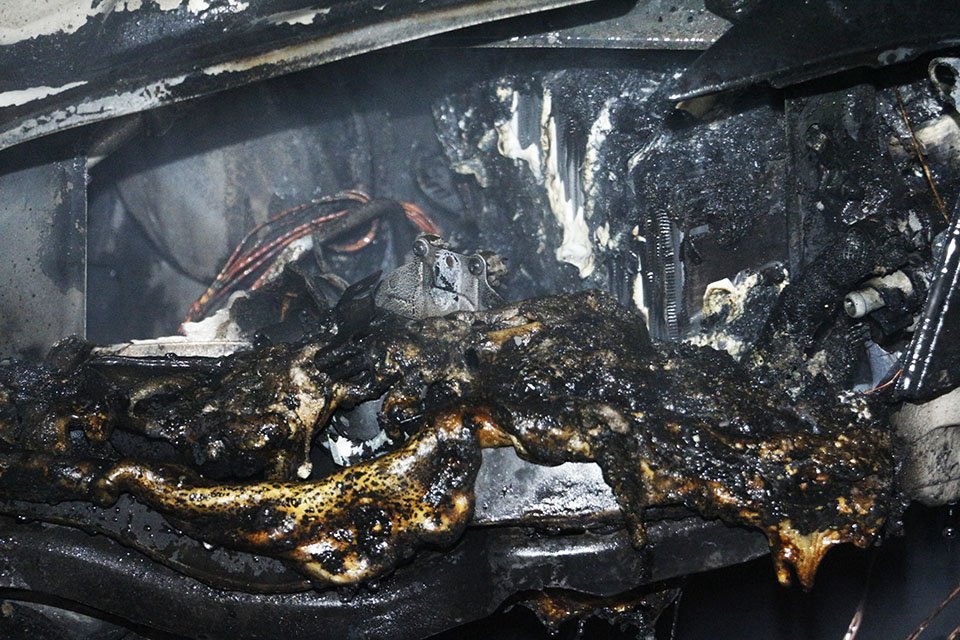 В Днепре злоумышленники сожгли автомобиль прямо во дворе частного дома (ФОТО, ВИДЕО) 11