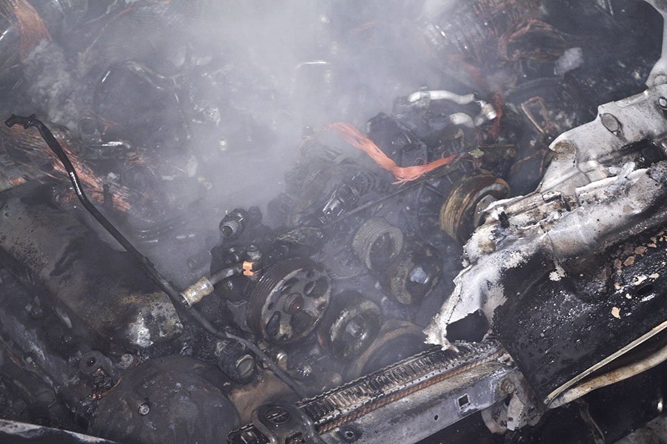 В Днепре злоумышленники сожгли автомобиль прямо во дворе частного дома (ФОТО, ВИДЕО) 12