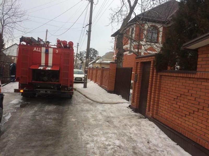 В Днепре горел жилой дом: пожар ликвидировали 15 спасателей (ФОТО) 3