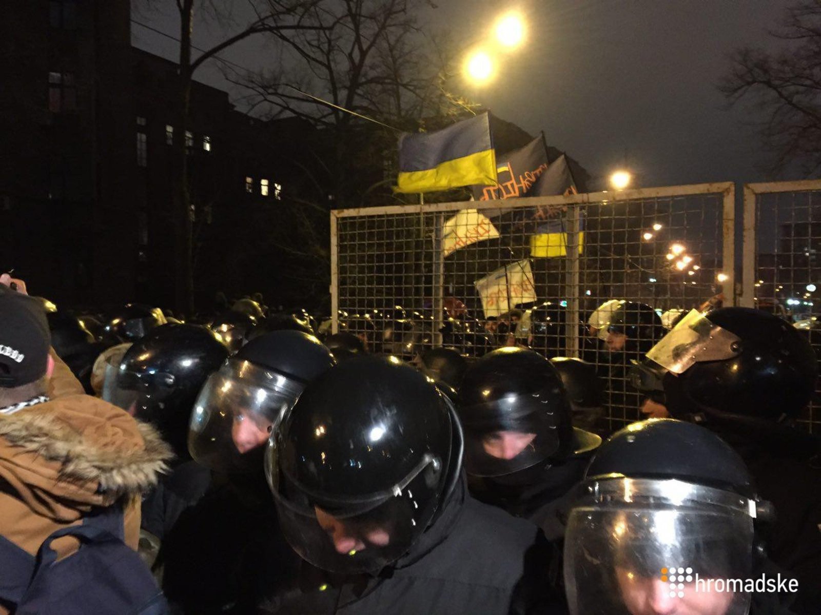 Столкновения и задержания: что происходило ночью в Киеве на Майдане и мнение Филатова (ФОТО, ВИДЕО) 11