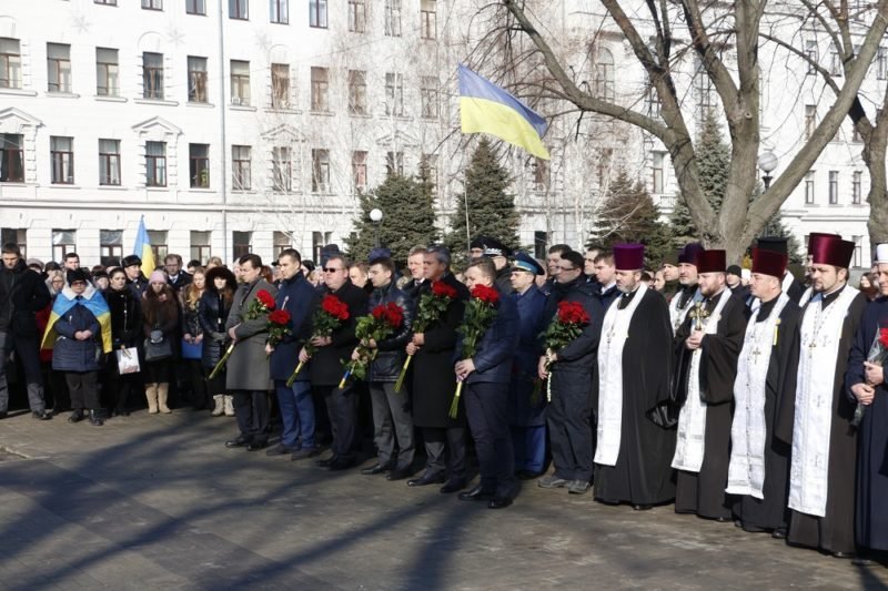 В Днепре почтили память Героев Небесной Сотни (ФОТО) 3