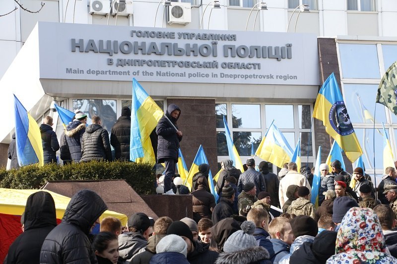 Активисты вышли на митинг с требованием отстранить главу Нацполиции Днепра (ФОТО, ВИДЕО) 1