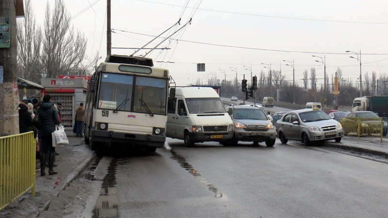 Огромная пробка на Слобожанском: столкнулись маршрутка и Honda (ФОТО) 2