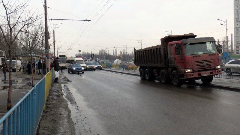 Огромная пробка на Слобожанском: столкнулись маршрутка и Honda (ФОТО) 7