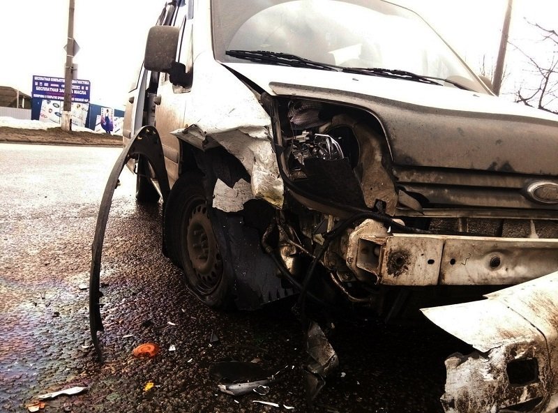 ДТП и большая пробка на Янтарной: столкнулись три автомобиля (ФОТО) 1