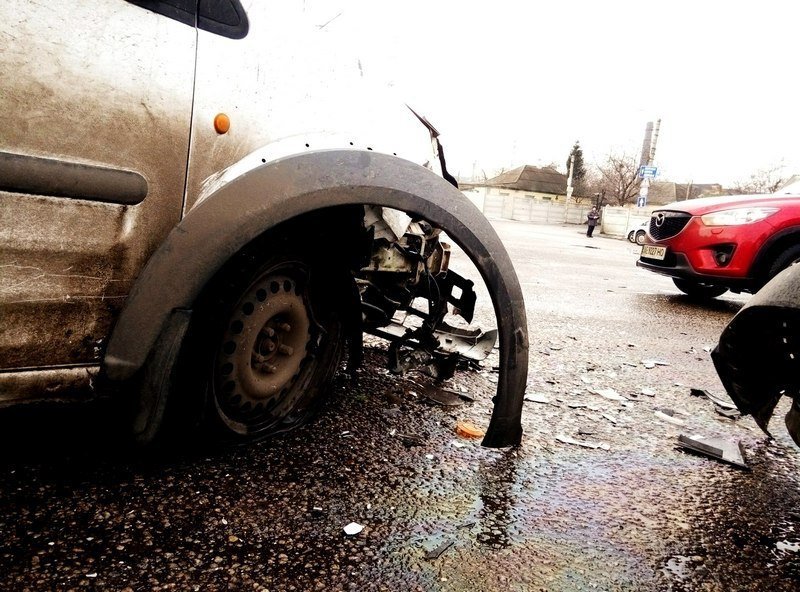 ДТП и большая пробка на Янтарной: столкнулись три автомобиля (ФОТО) 3