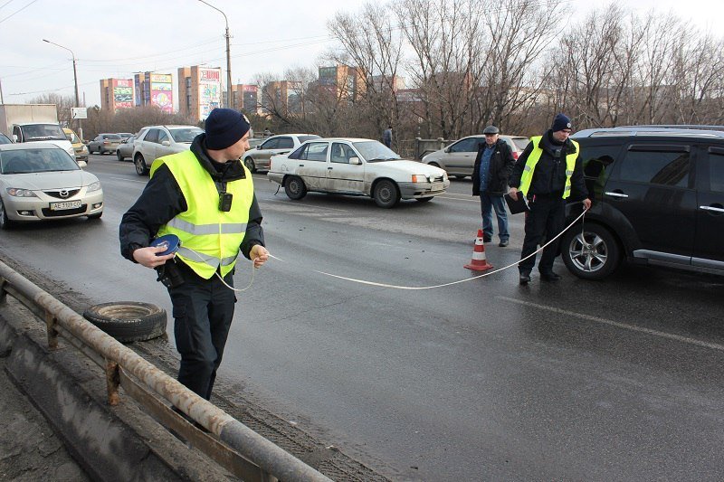На Новом мосту у Газели отвалились колеса: образовалась огромная пробка (ФОТО) 6