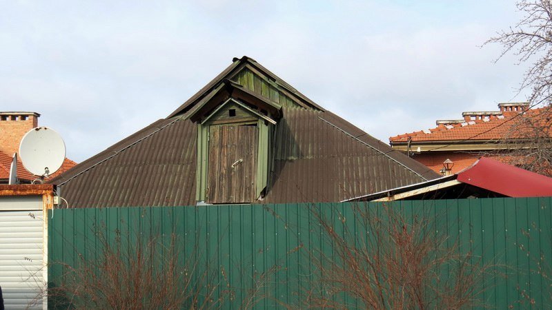 Рейдерский захват в Днепре: у волонтера пытались отобрать дом (ФОТО) 1