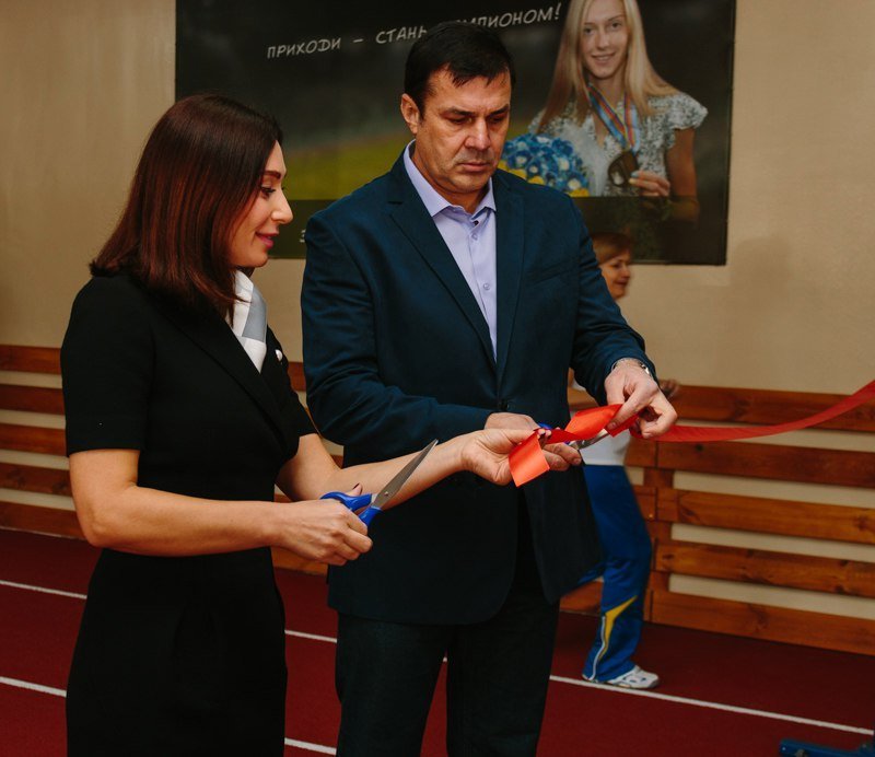 В Днепре Марина Филатова открыла легкоатлетический манеж (ФОТО) 6