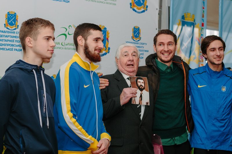 В Днепре Марина Филатова открыла легкоатлетический манеж (ФОТО) 12