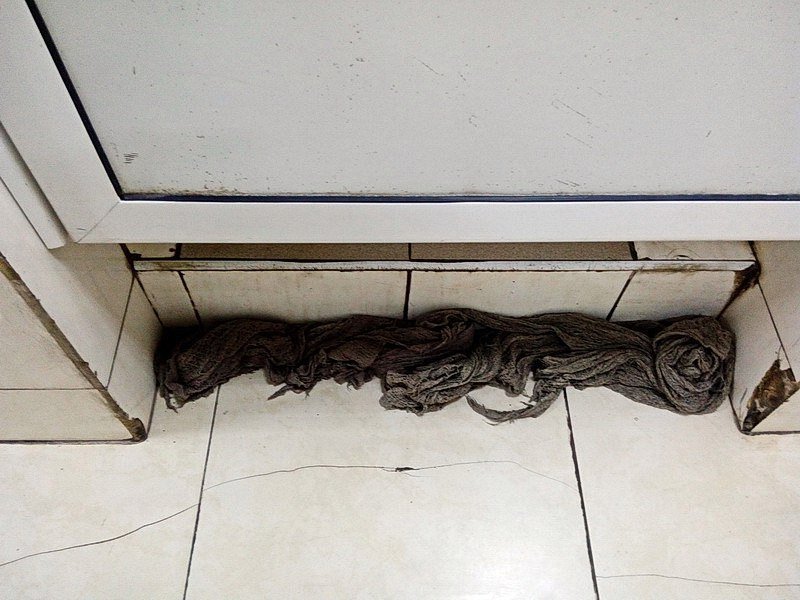 Ревизия «по-большому» и «по-маленькому»: ужасная грязь и едкий запах в сортире днепровского вокзала (ФОТО) 4