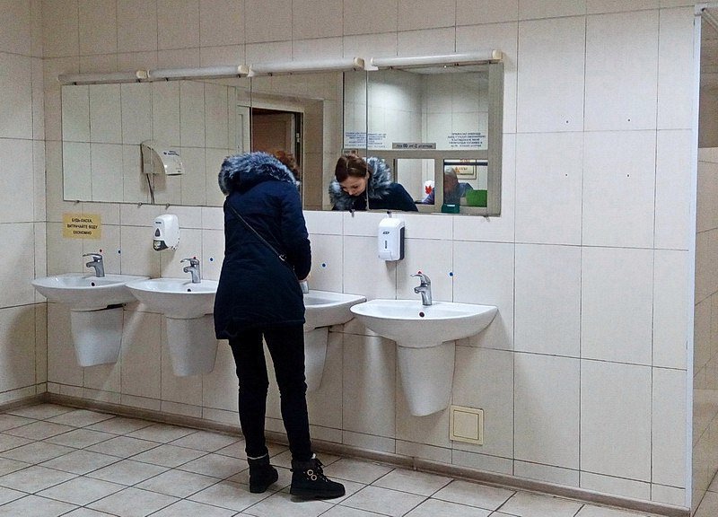 Ревизия «по-большому» и «по-маленькому»: ужасная грязь и едкий запах в сортире днепровского вокзала (ФОТО) 10