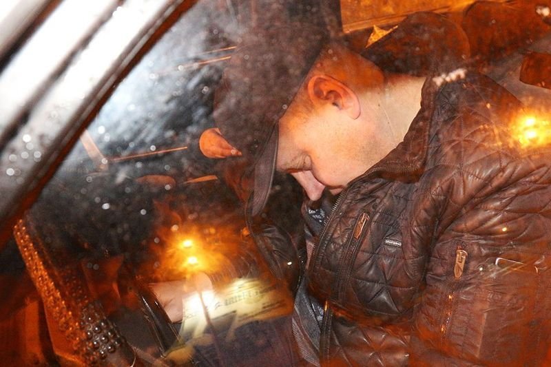 На Слобожанском проспекте пьяный водитель заснул прямо на ходу (ФОТО, ВИДЕО) 3