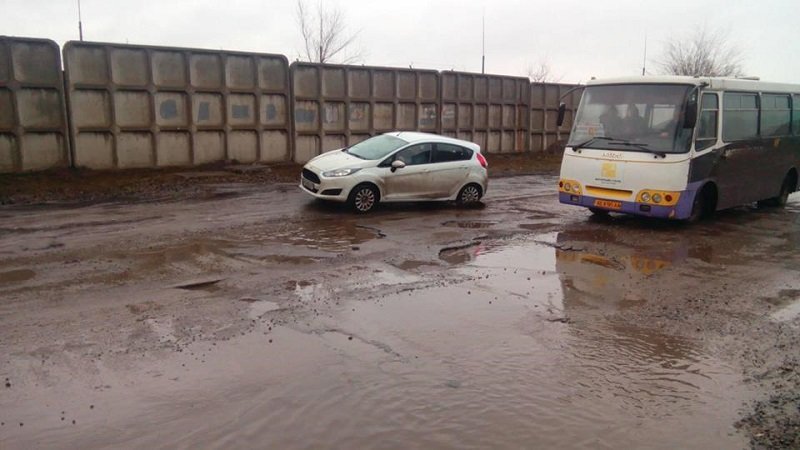 Ямы-ловушки на улице Курсантской: поселок Шевченко теряет "связь" с городом (ФОТО) 4