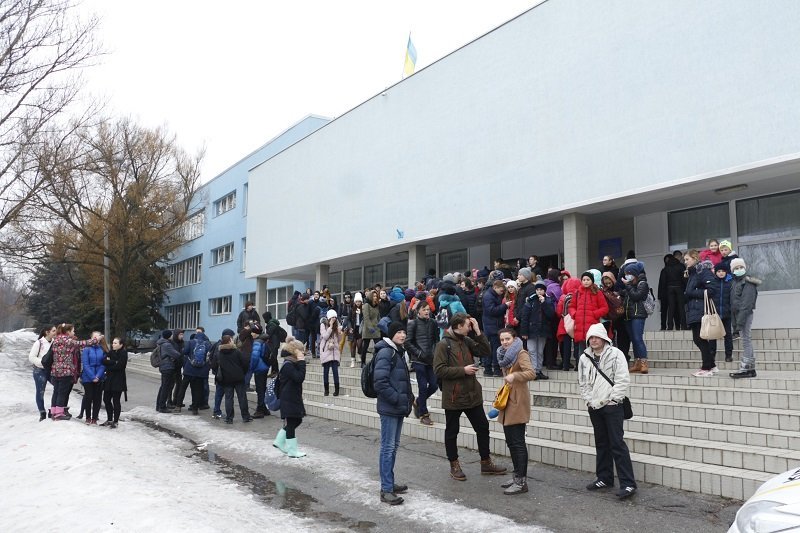 На Тополе в школе дети отравились газом: есть пострадавшие (ФОТО, ВИДЕО) 2
