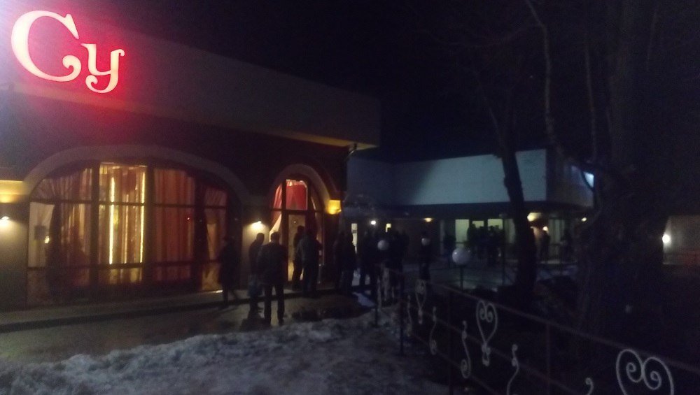 В Днепре в кафе Учан Су стреляли из травмата: есть пострадавшие (ФОТО, ПОДРОБНОСТИ) 5