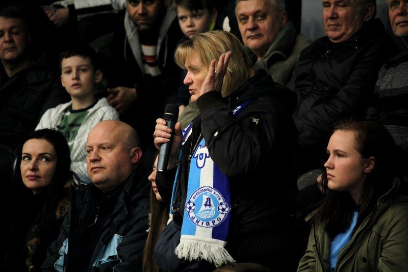 Ближе к трибунам: футболисты Днепра встретились с болельщиками (ФОТО) 8