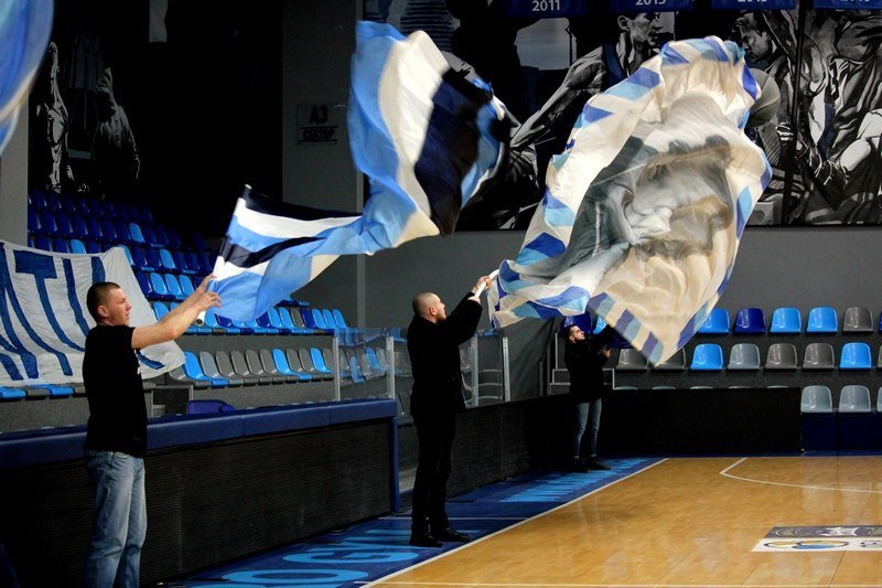 Ближе к трибунам: футболисты Днепра встретились с болельщиками (ФОТО) 17