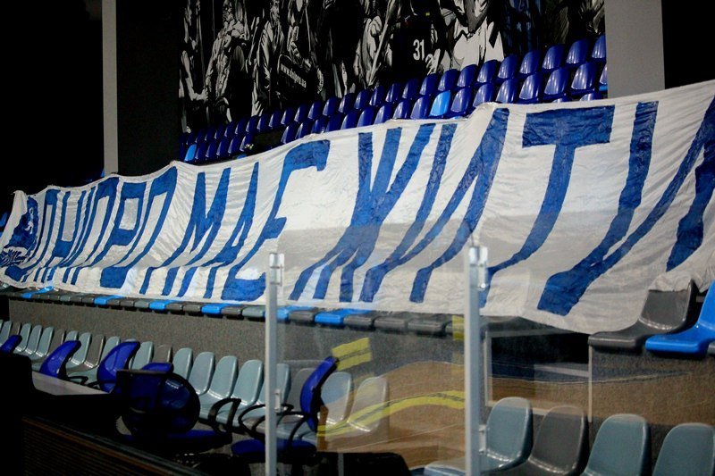 Ближе к трибунам: футболисты Днепра встретились с болельщиками (ФОТО) 18