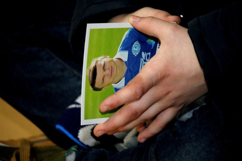 Ближе к трибунам: футболисты Днепра встретились с болельщиками (ФОТО) 24