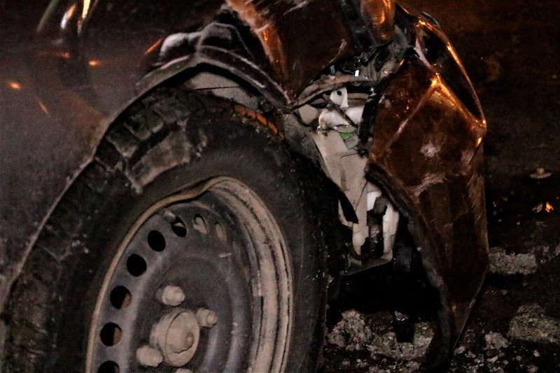 В центре Днепра Mitsubishi уничтожил клумбу (ФОТО) 4